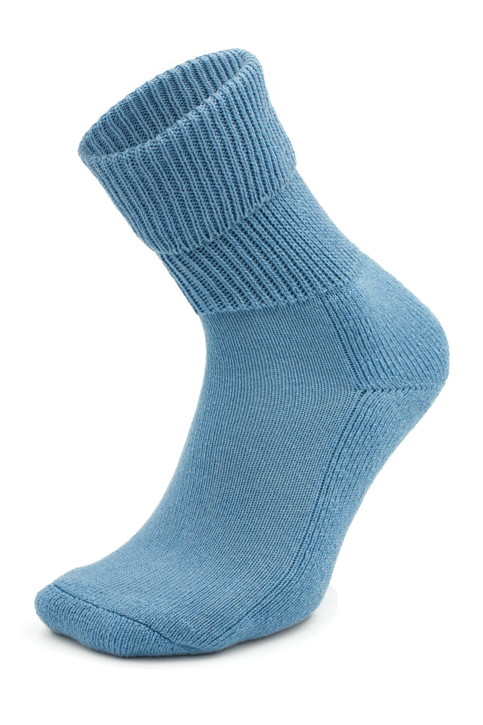 glamour pink, ribbed, crew-length Moggans Cashmere Luxury Bed Sock — made in Scotland — set against a white background.